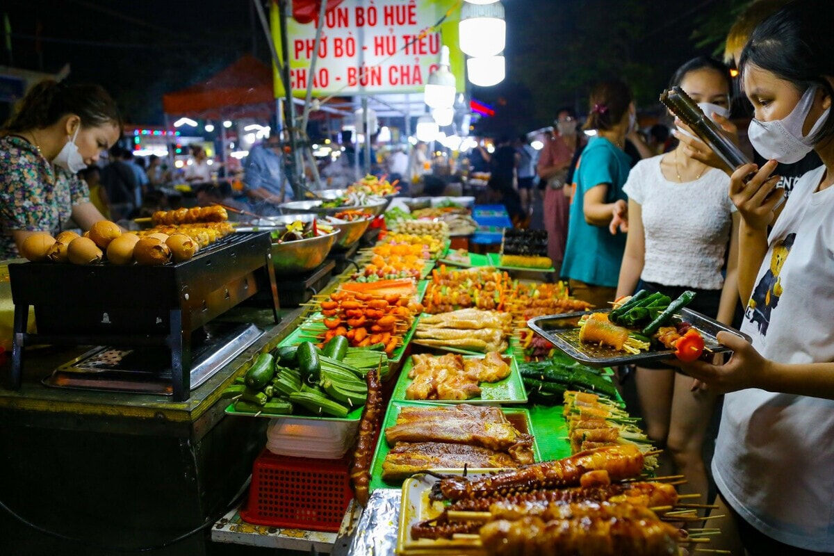Explore Hanoi’s safe cultural landmarks solo